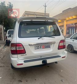 تۆیۆتا لاند کروزەر